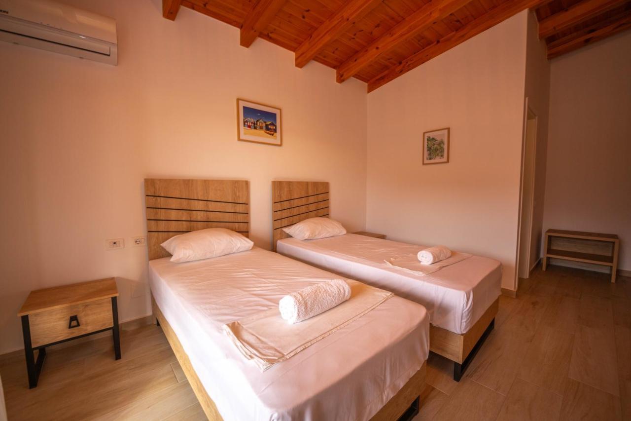 Villa Rondo Himare Bagian luar foto